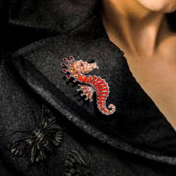 Creative Unique Seahorse Shape Rhinestone Decorative Enamel Alloy Brooch - Picture 2 of 2